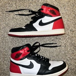 Jordan 1 “Black toe”